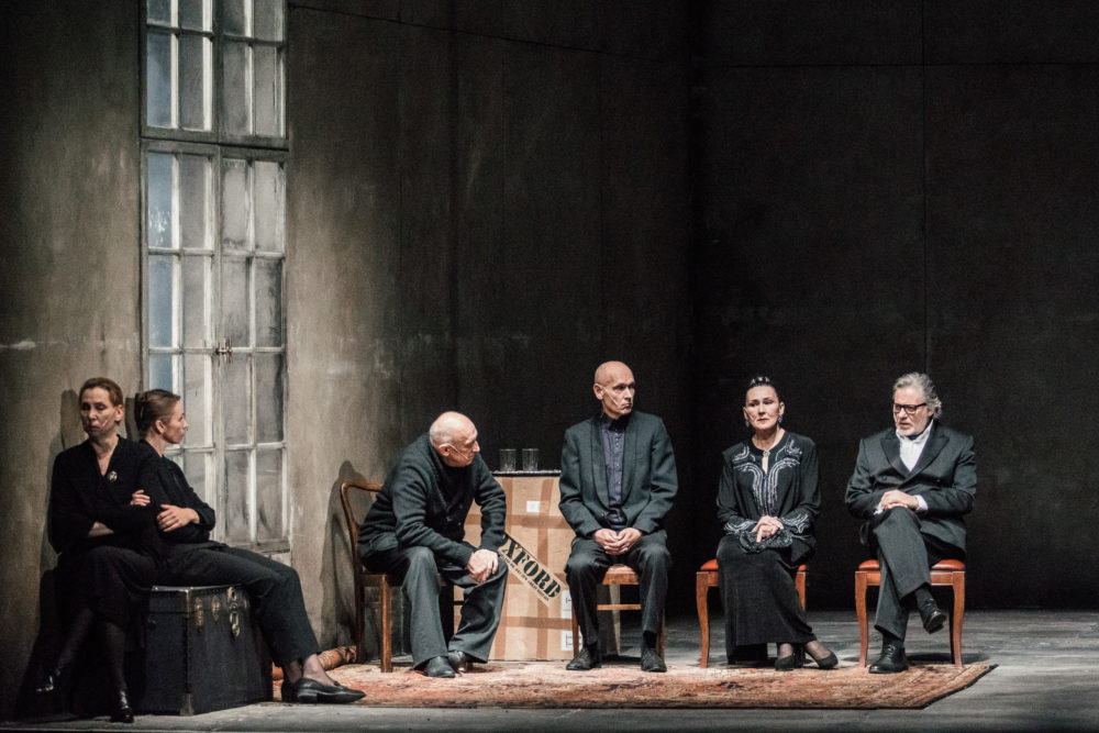 Plac-Bohaterów-Maciej-Rukasz-fotografia-teatralnab-8a