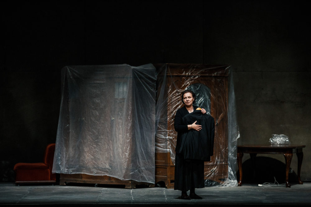 Plac-Bohaterów-Maciej-Rukasz-fotografia-teatralnab-1a