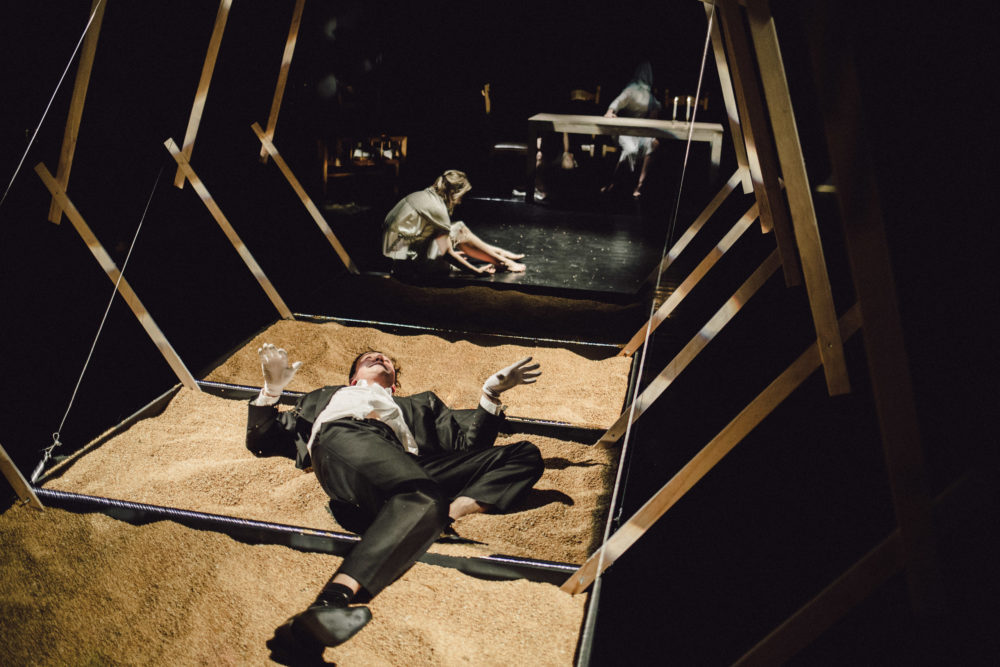 Fotografie z próby spektaklu Kogo Szukacie – Znak Jonasza